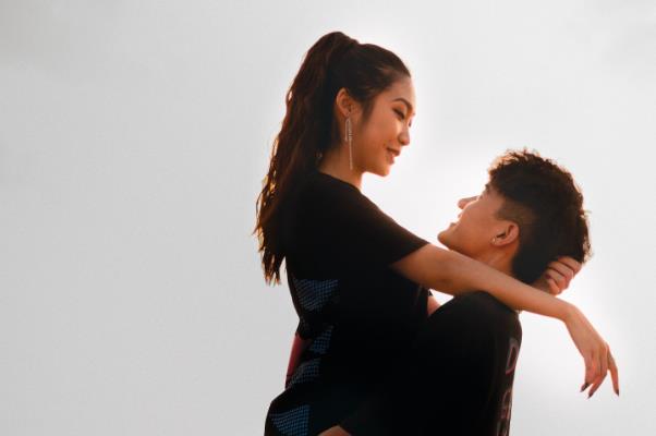 遇到有钱的小三怎么对付?老公爱上有钱小三对付办法