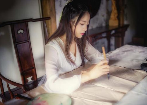 怎么撩妹子聊天套路刚认识 怎么撩妹子聊天套路刚认识