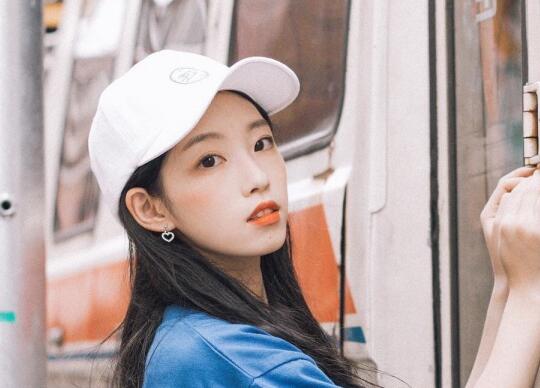 女生偷偷喜欢你的表现 女生偷偷喜欢你的表现