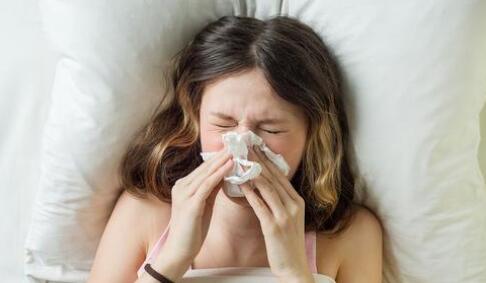 女生如何关心自己是否生病?陪伴比花言巧语更有用。 女生如何关心自己是否生病?陪伴比花言巧语更有用。