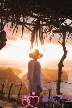 一个男人吼你说明，离吼你的男人远一些